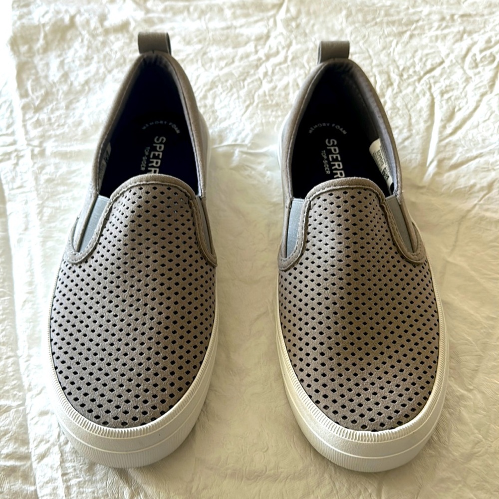Sperry women’s 6.5 slides. Never worn. Memory foam